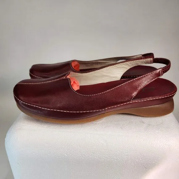 Clarks, sling-back, Sz 7 burgundy leather slip-ons, Pre-owned - Picture 3 of 7
